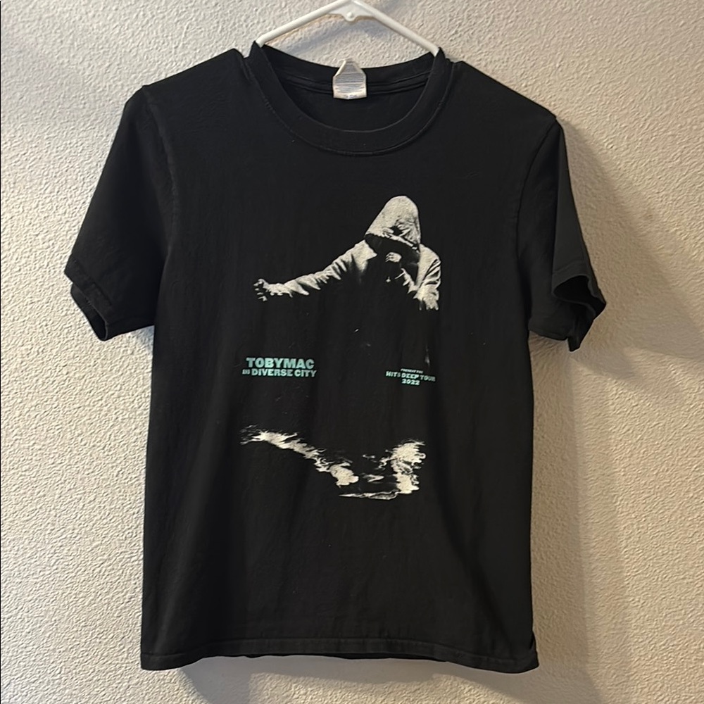Port & Co Toby Mac graphic tee size large